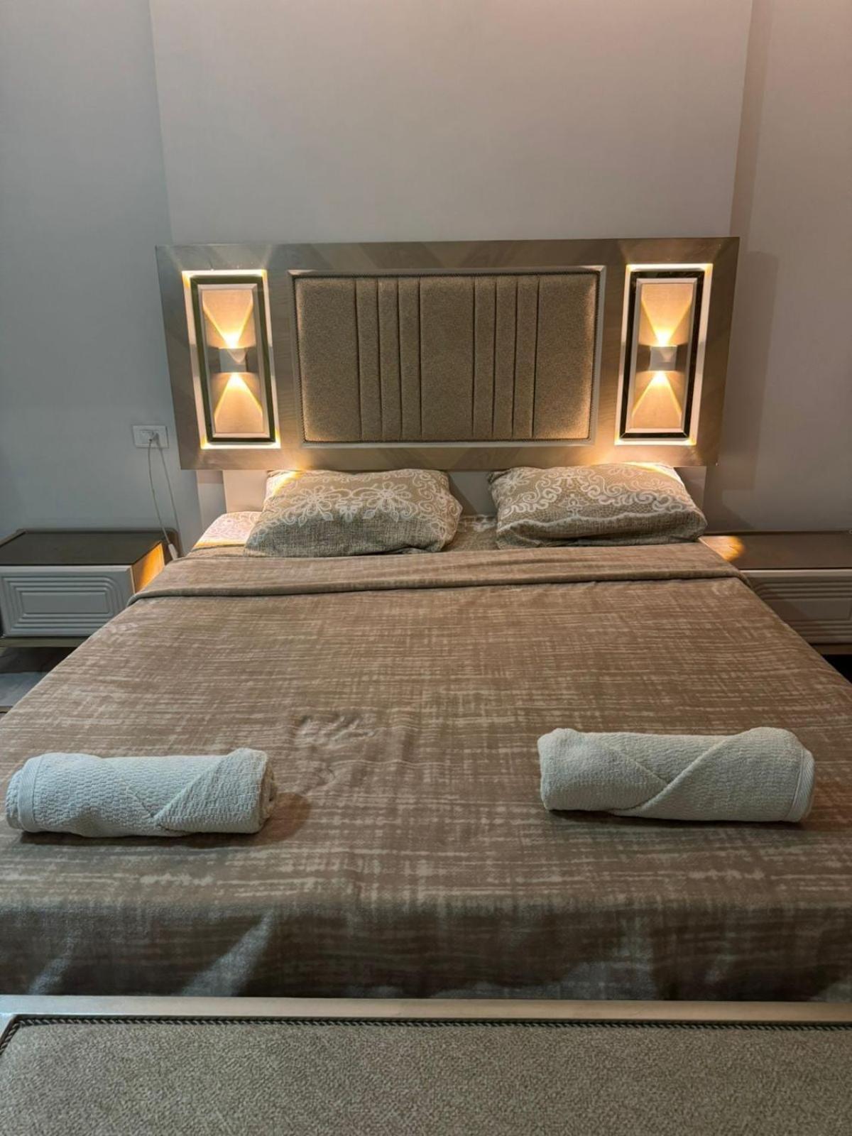 3br Modern Convenience Luxury Serviced Dokki * Cairo